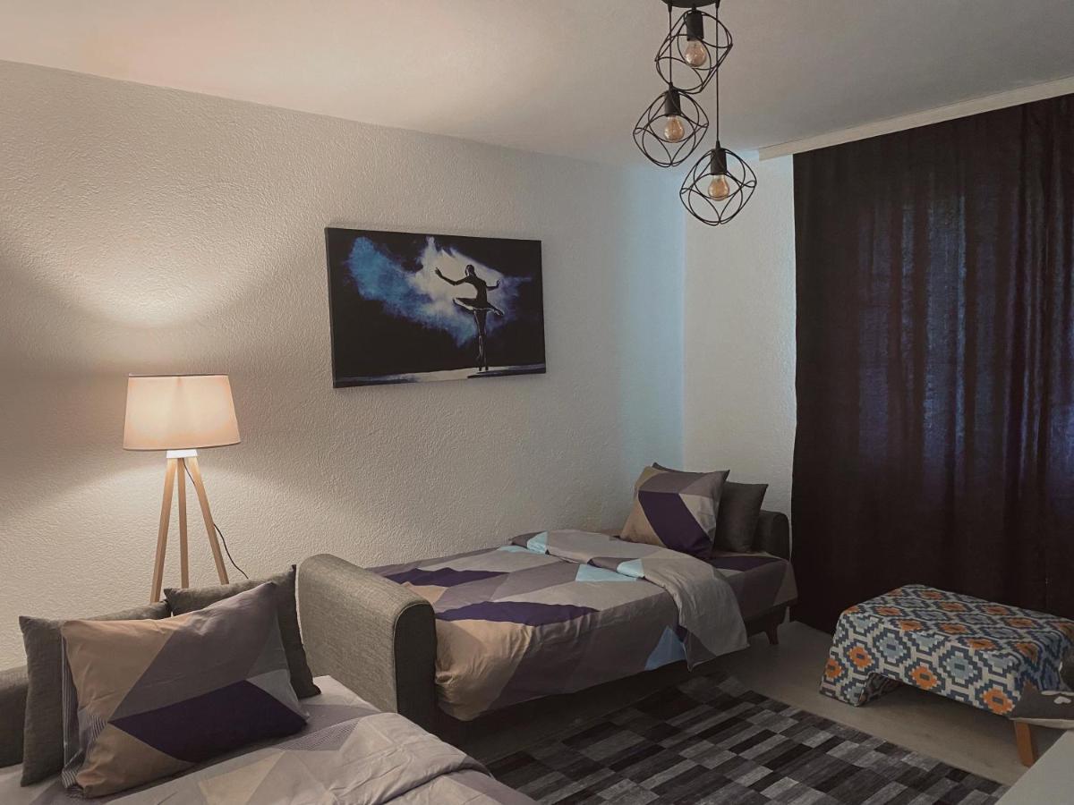 Hotspot Apartments - City Center Prishtine Bagian luar foto