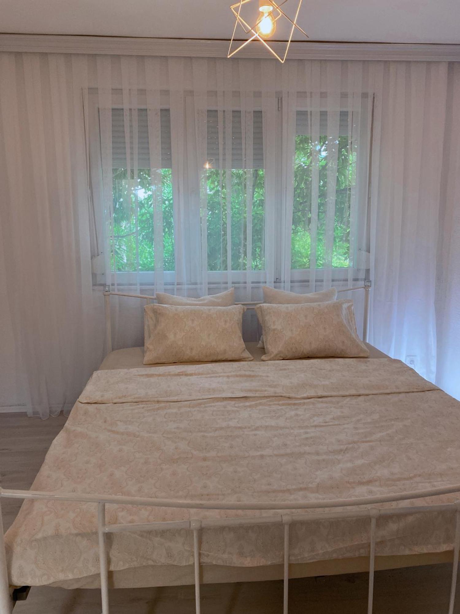 Hotspot Apartments - City Center Prishtine Bagian luar foto