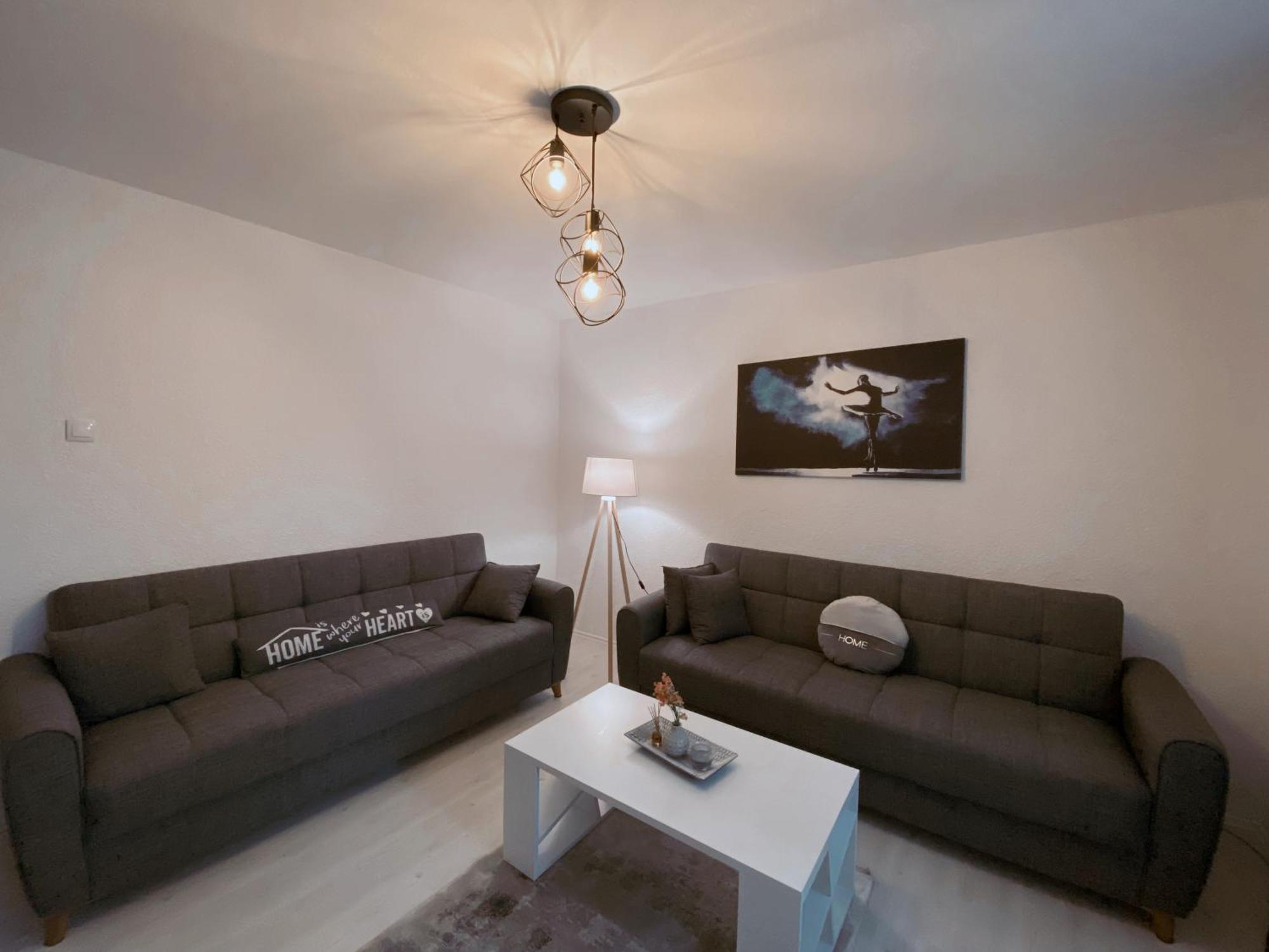 Hotspot Apartments - City Center Prishtine Bagian luar foto