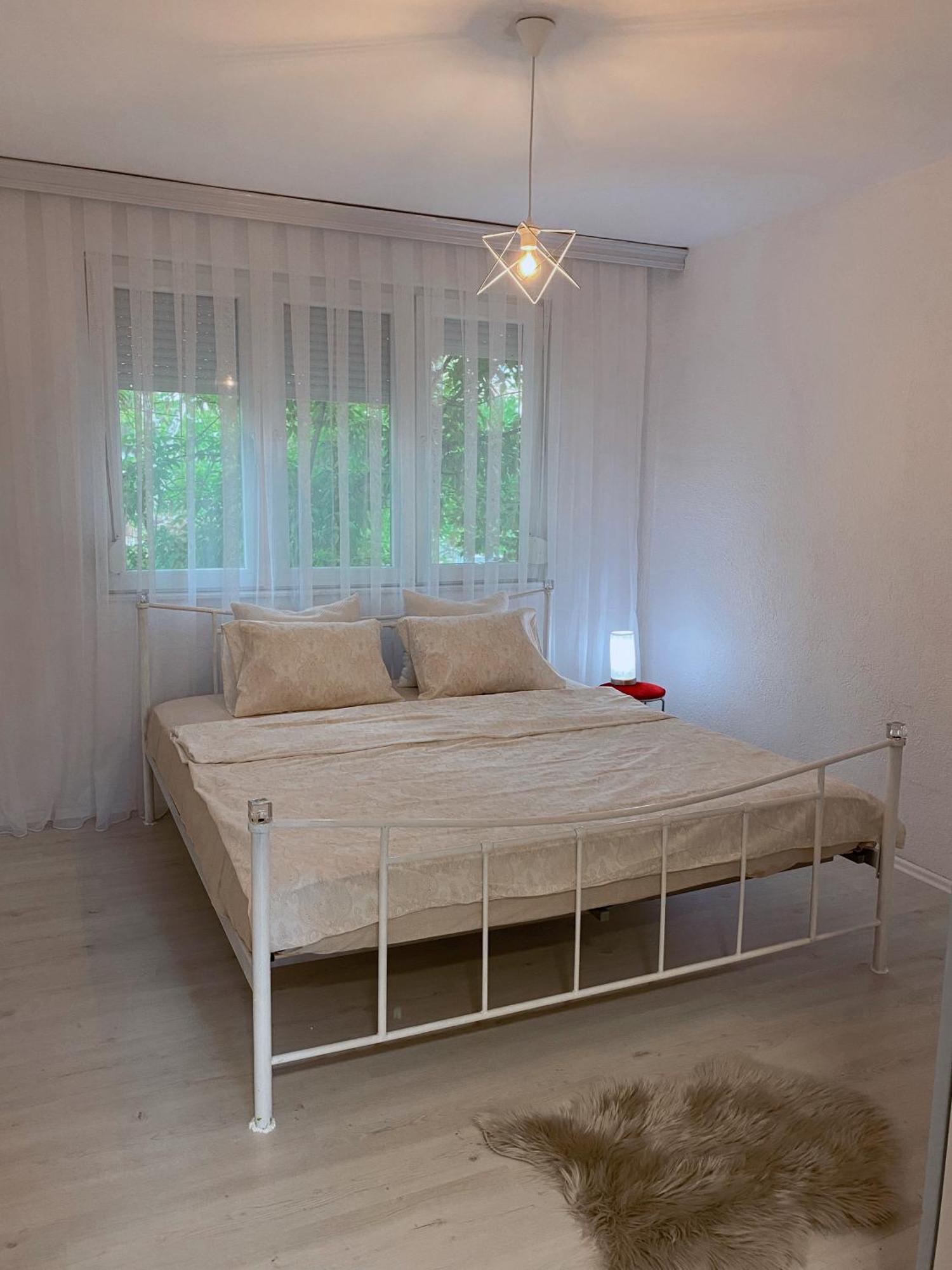Hotspot Apartments - City Center Prishtine Bagian luar foto