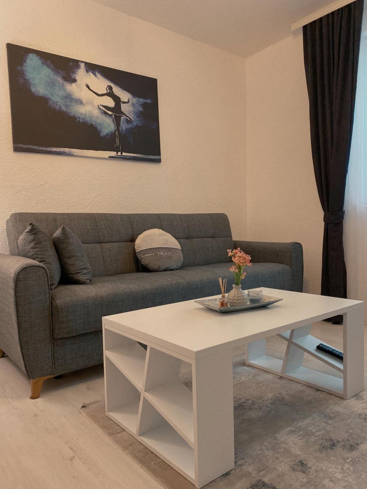 Hotspot Apartments - City Center Prishtine Bagian luar foto