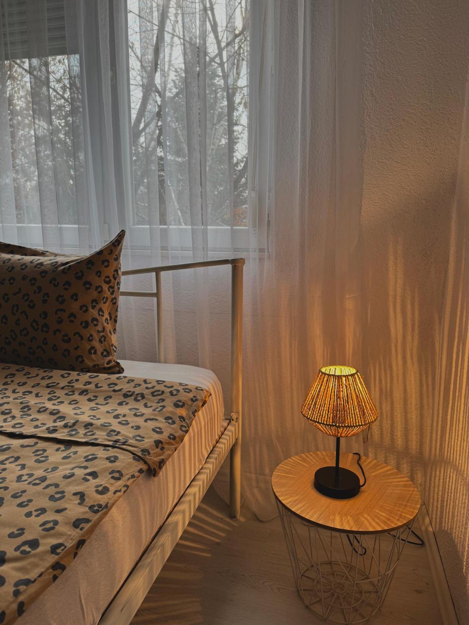 Hotspot Apartments - City Center Prishtine Bagian luar foto